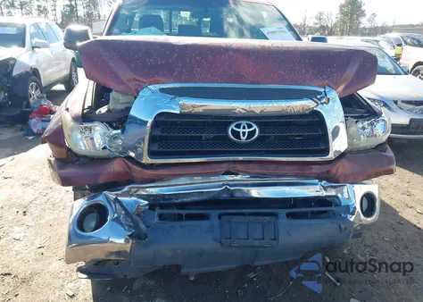 2008 Toyota Tundra Base 5.7L V8 z USA, uszkodzony, nr VIN 5TBRV54118S477224